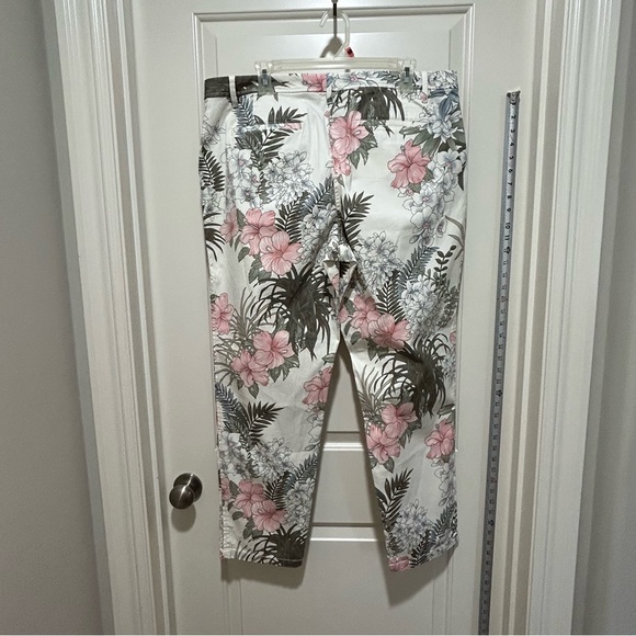 Talbots women’s size 14 relaxed chino White and Pink Floral Pants. Like new - Picture 2 of 5
